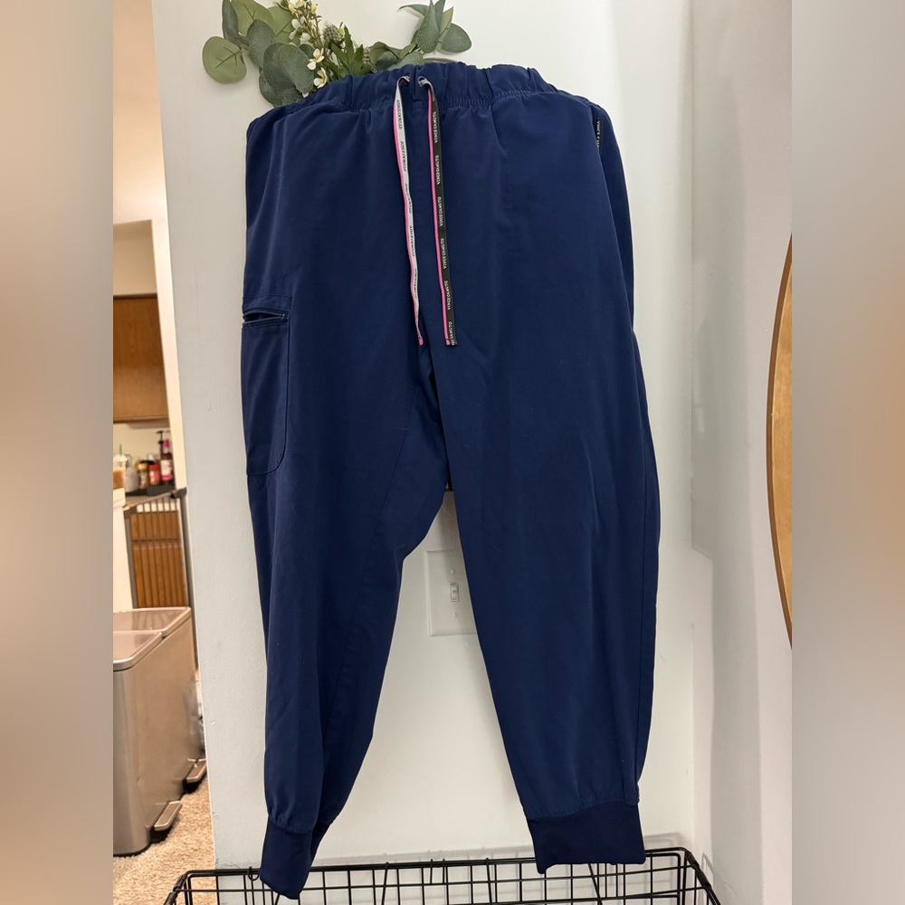 Women’s Vince Camuto Navy Scrub Joggers